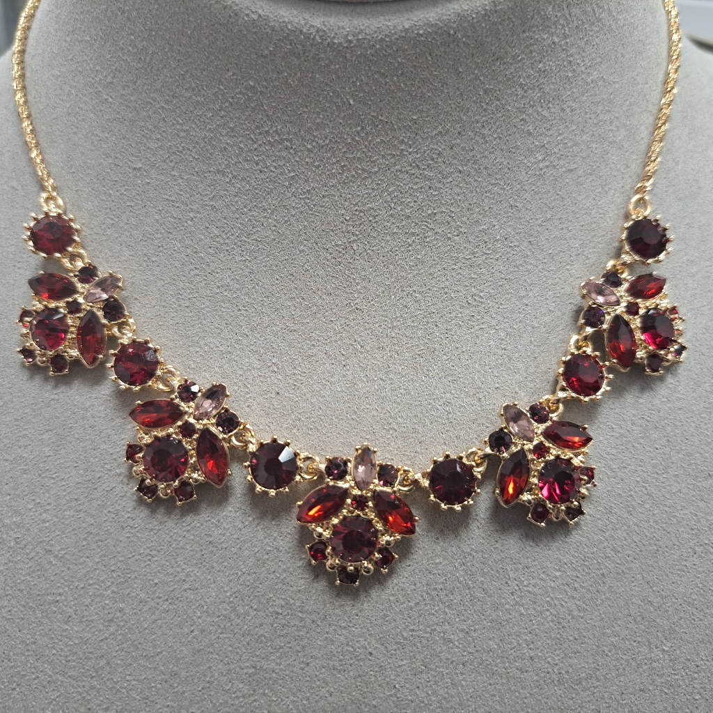 Nwt Marchesa Gold-Tone Red Color Stone Cluster Statement Necklace